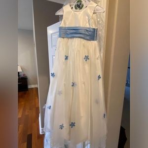 Cocomelody Off white with light blue accents dress. Girls size 6